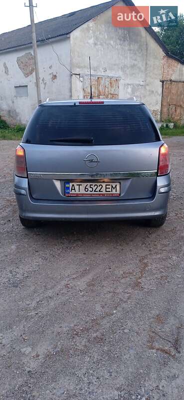 Универсал Opel Astra 2010 в Хмельницком
