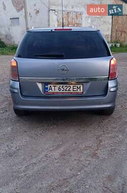 Универсал Opel Astra 2010 в 