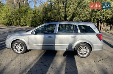Универсал Opel Astra 2005 в 
