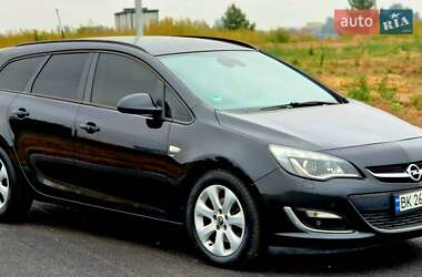 Универсал Opel Astra 2014 в Ровно