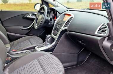 Универсал Opel Astra 2014 в Ровно