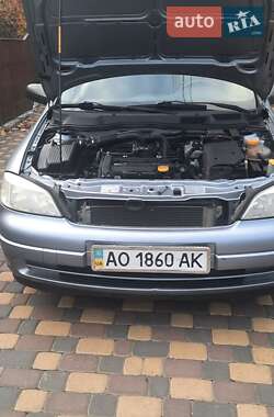 Седан Opel Astra 2007 в Рахові