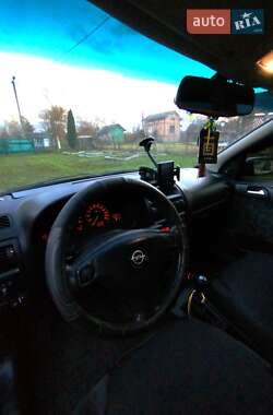 Хэтчбек Opel Astra 1999 в 