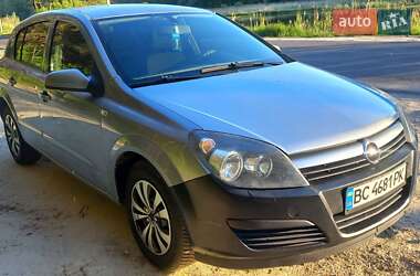 Хэтчбек Opel Astra 2004 в 
