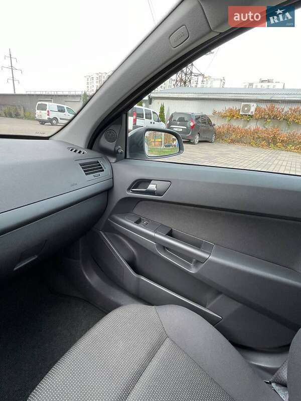 Универсал Opel Astra 2008 в Ивано-Франковске