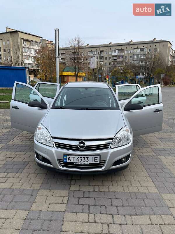 Универсал Opel Astra 2008 в Ивано-Франковске