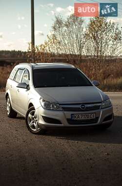 Універсал Opel Astra 2009 в Києві