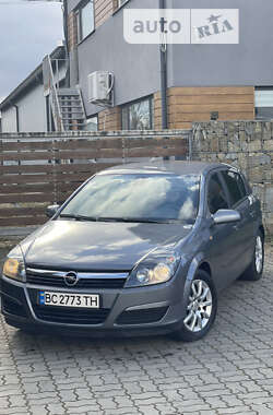 Хетчбек Opel Astra 2004 в 