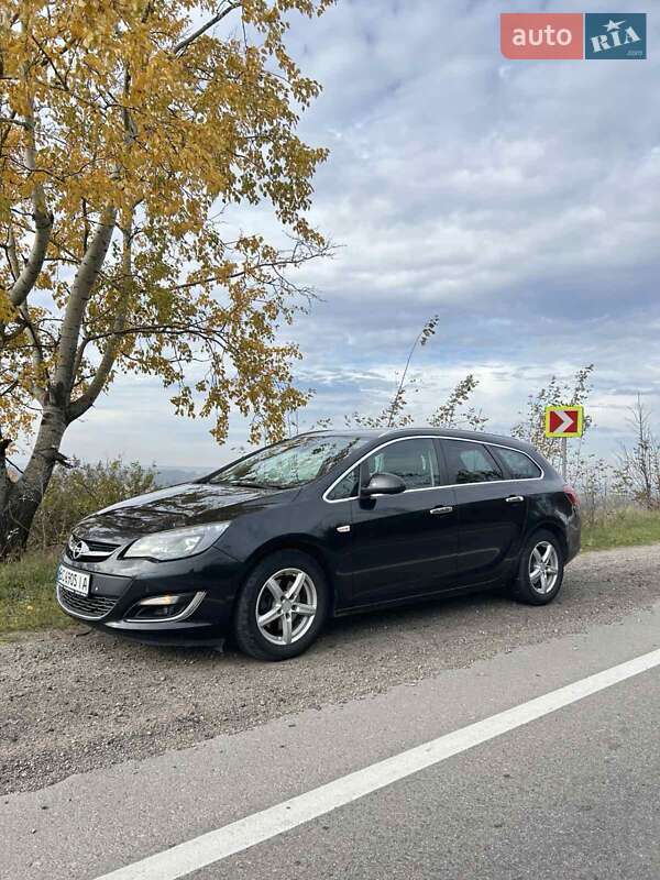 Универсал Opel Astra 2013 в Стрые