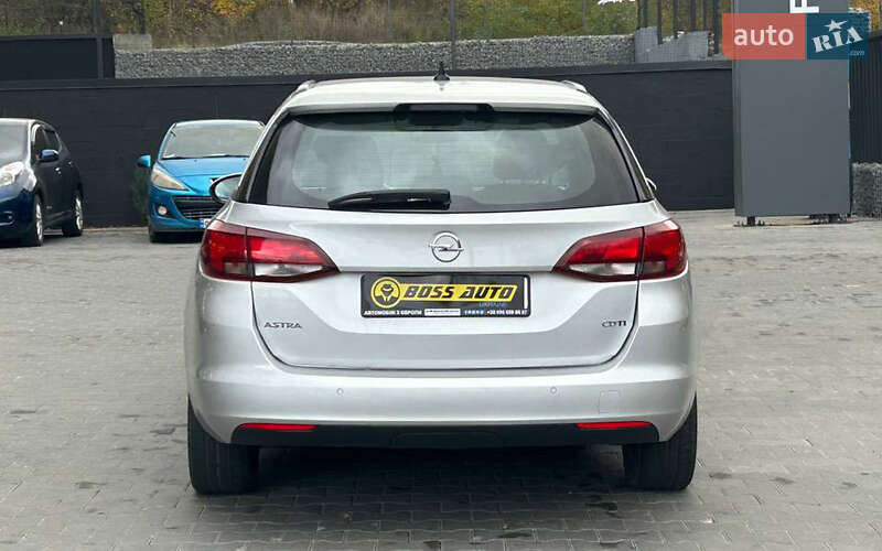 Універсал Opel Astra 2016 в Чернівцях
