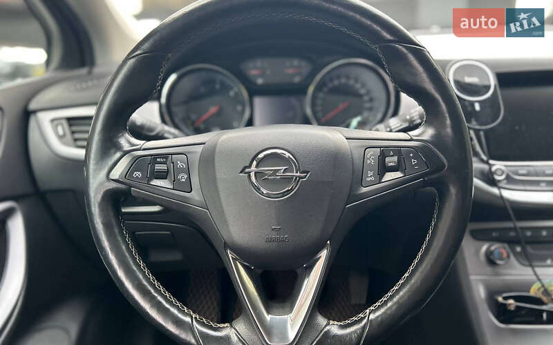 Універсал Opel Astra 2016 в Чернівцях