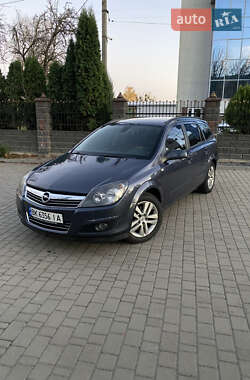 Універсал Opel Astra 2008 в Рівному