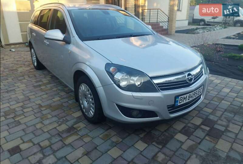 Opel Astra 2011