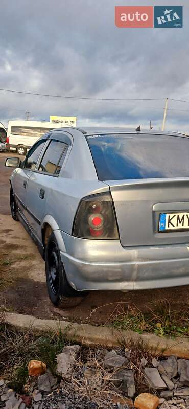 Хетчбек Opel Astra 2001 в Долині