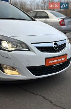 Хэтчбек Opel Astra 2010 в Сумах