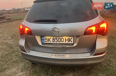 Универсал Opel Astra 2011 в 