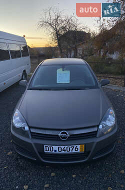 Хетчбек Opel Astra 2004 в Бучачі