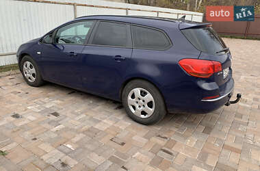 Универсал Opel Astra 2013 в 