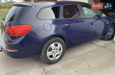 Универсал Opel Astra 2013 в 
