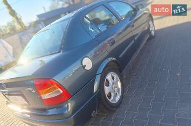 Седан Opel Astra 2005 в Чернівцях