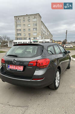 Універсал Opel Astra 2011 в Дубні