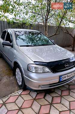 Седан Opel Astra 2006 в Тростянце