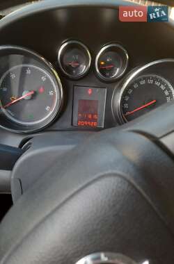 Универсал Opel Astra 2012 в 