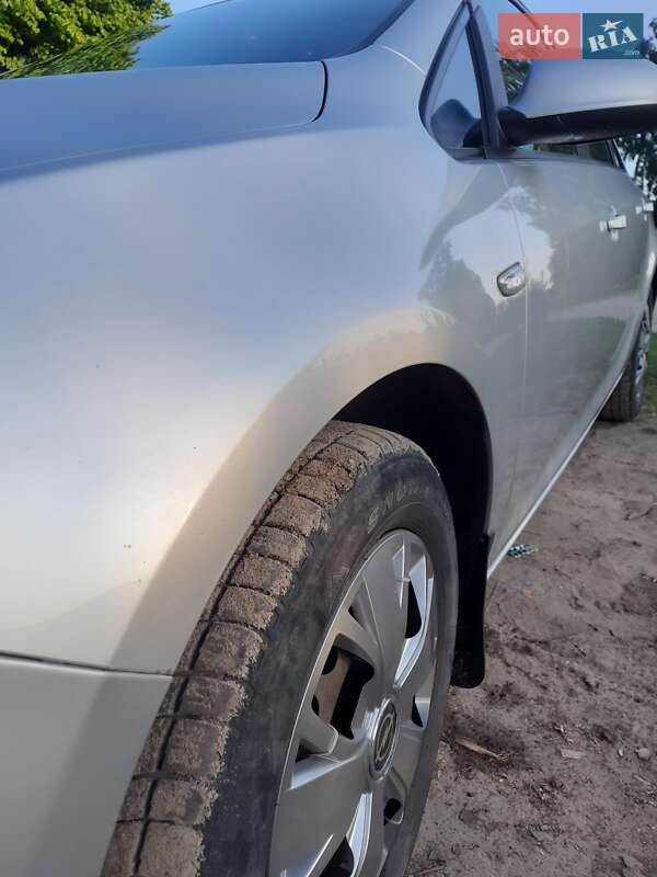 Универсал Opel Astra 2012 в Ратным