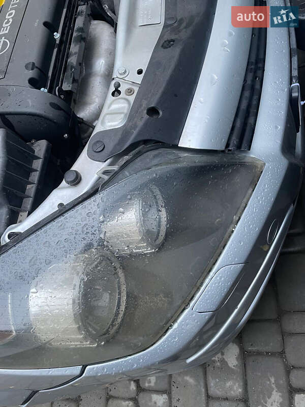 Универсал Opel Astra 2004 в Мерефа