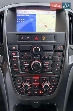 Универсал Opel Astra 2012 в 