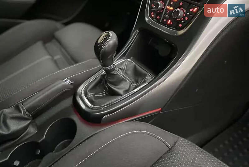 Універсал Opel Astra 2012 в Виноградові