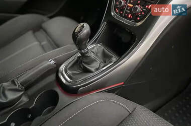 Универсал Opel Astra 2012 в 