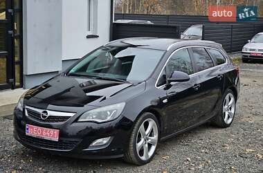 Універсал Opel Astra 2011 в Маневичах