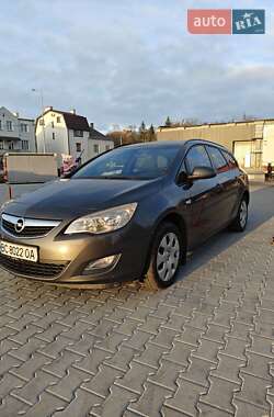 Універсал Opel Astra 2012 в Львові