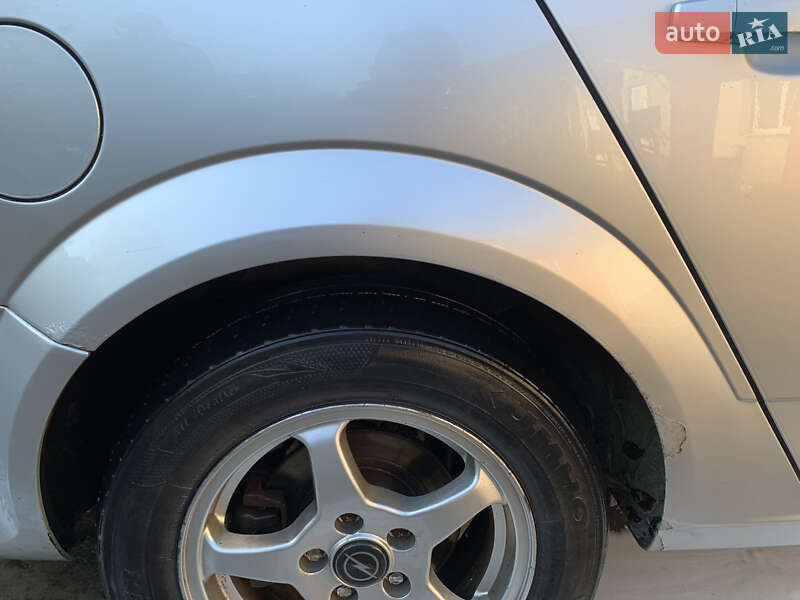 Универсал Opel Astra 2009 в Кременце