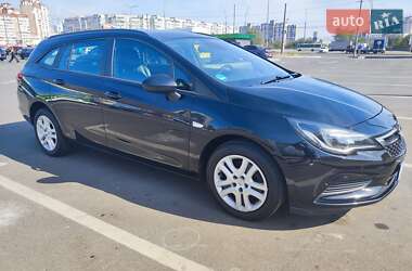 Універсал Opel Astra 2018 в Києві