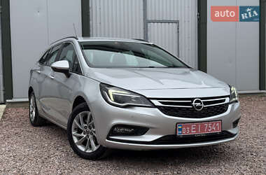 Універсал Opel Astra 2019 в Дрогобичі