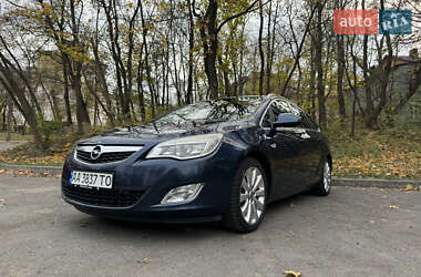 Універсал Opel Astra 2011 в Києві