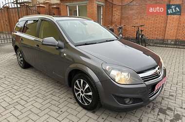 Універсал Opel Astra 2012 в Стрию