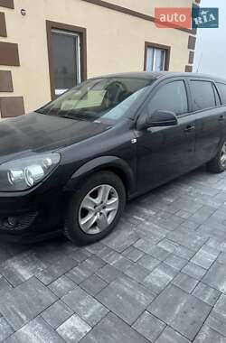 Универсал Opel Astra 2011 в 