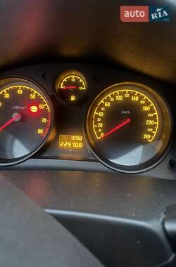 Универсал Opel Astra 2011 в 