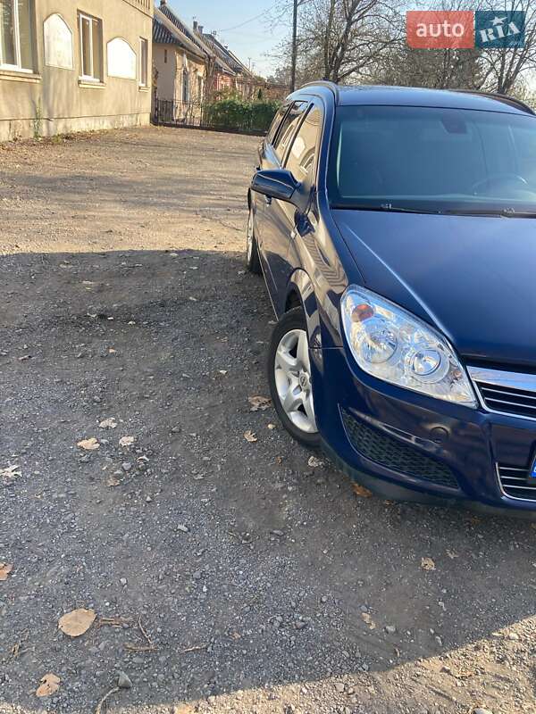 Универсал Opel Astra 2007 в Виноградове
