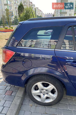 Универсал Opel Astra 2010 в 