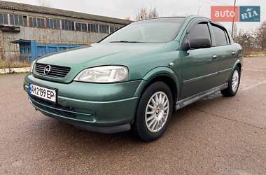 Седан Opel Astra 2006 в Малині