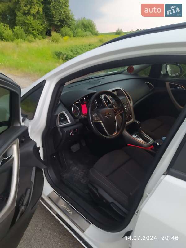 Хетчбек Opel Astra 2011 в Львові