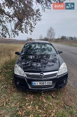 Хетчбек Opel Astra 2007 в Рокитному