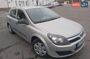 Хэтчбек Opel Astra 2006 в Измаиле