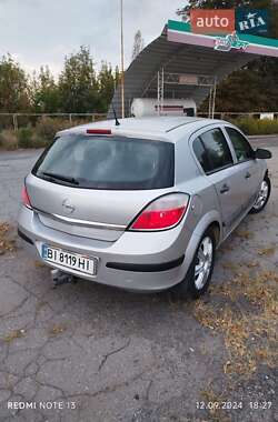 Хэтчбек Opel Astra 2006 в Хороле