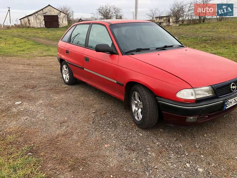 Хэтчбек Opel Astra 1995 в Одессе фото 2 Хэтчбек Opel Astra 1995 в Одессе