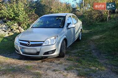 Седан Opel Astra 2010 в Чуднові